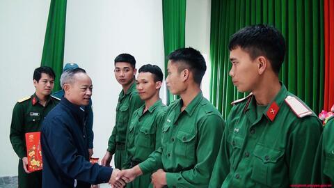 Xã Sông Hinh long trọng đón 48 quân nhân hoàn thành nghĩa vụ quân sự trở về