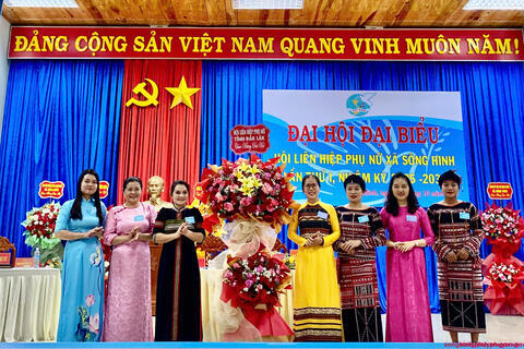 Đại hội đại biểu Hội LHPN xã Sông Hinh lần thứ I